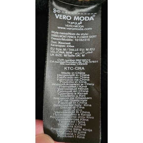 Vero Moda Floral Embroidered Knit Skirt Black With Pink Rose Design Medium - Picture 4 of 7